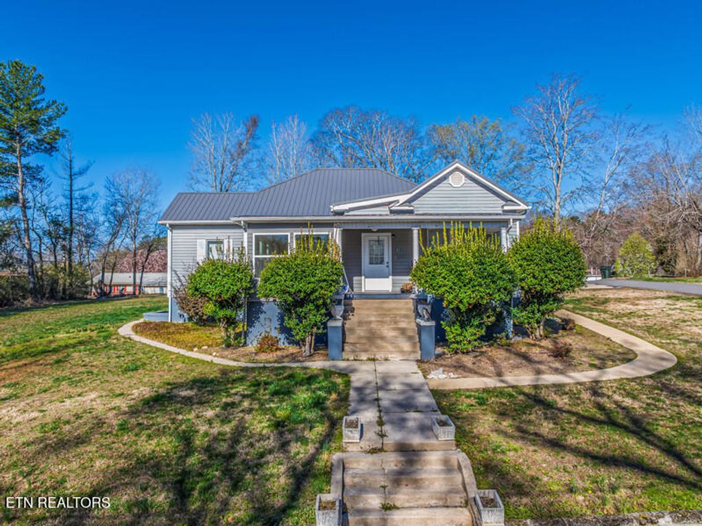 Photo of 380 Clifton Heights Rd, Newport, TN 37821 (MLS # 1294409)