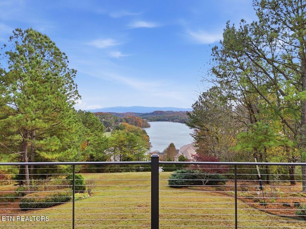 Photo of 130 Pointe Summit Drive, Greenback, TN 37742 (MLS # 1298438)