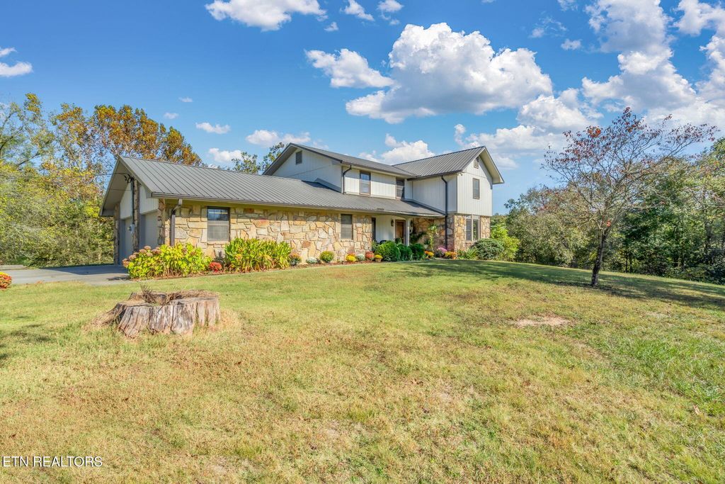 Photo of 1423 Hopewell Rd, Knoxville, TN 37920 (MLS # 1318978)