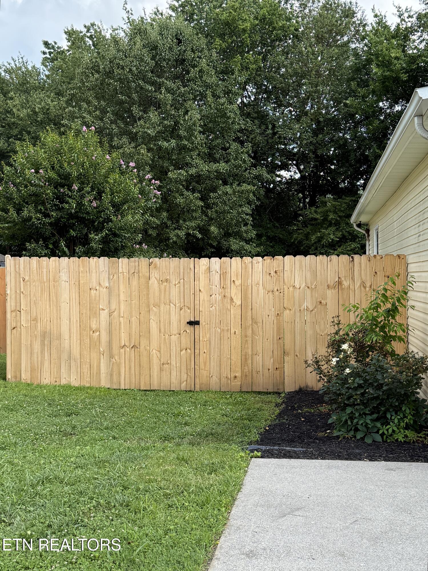 140 Elizabethton Way