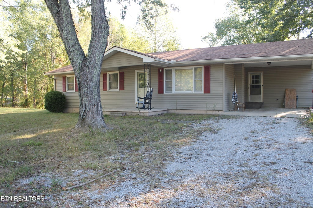 Photo of 2215 Meadowview Drive, Jamestown, TN 38556 (MLS # 1358034)