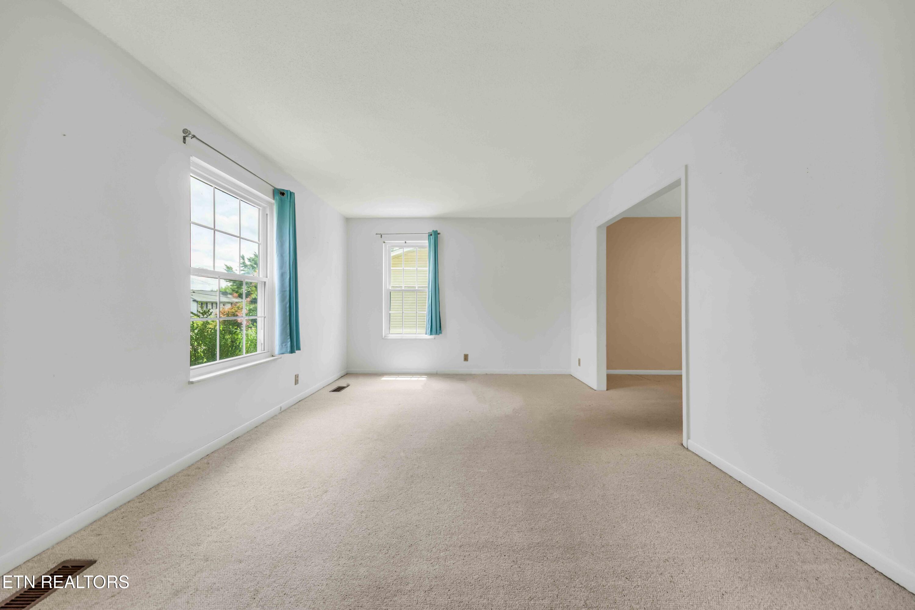 609 Fernwood Rd