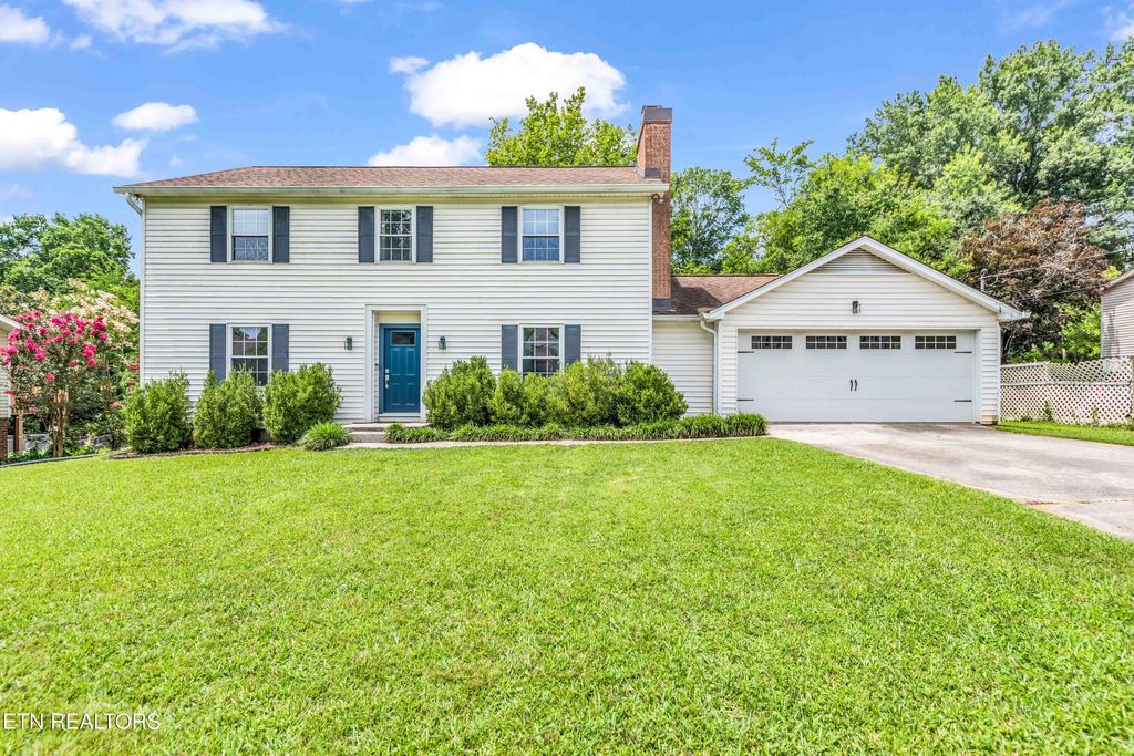 Photo of 609 Fernwood Rd, Knoxville, TN 37923 (MLS # 1348533)