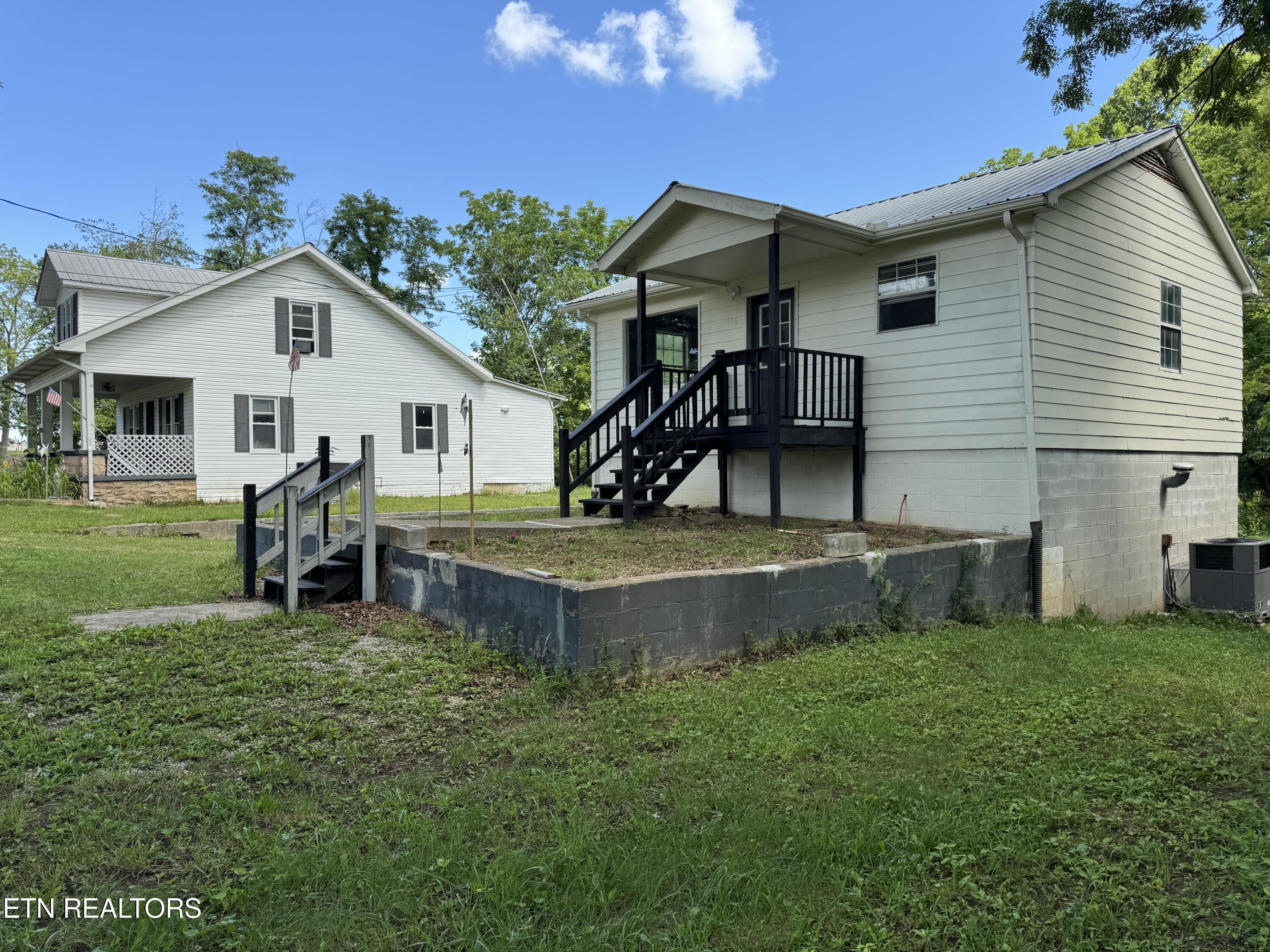 Photo 1 of 40 — 314 & 316 Wheeler Ave, Jamestown, TN 38556