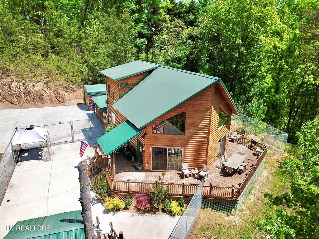 Photo of 3315 Leonard Huskey Lane, Pigeon Forge, TN 37863 (MLS # 1274905)