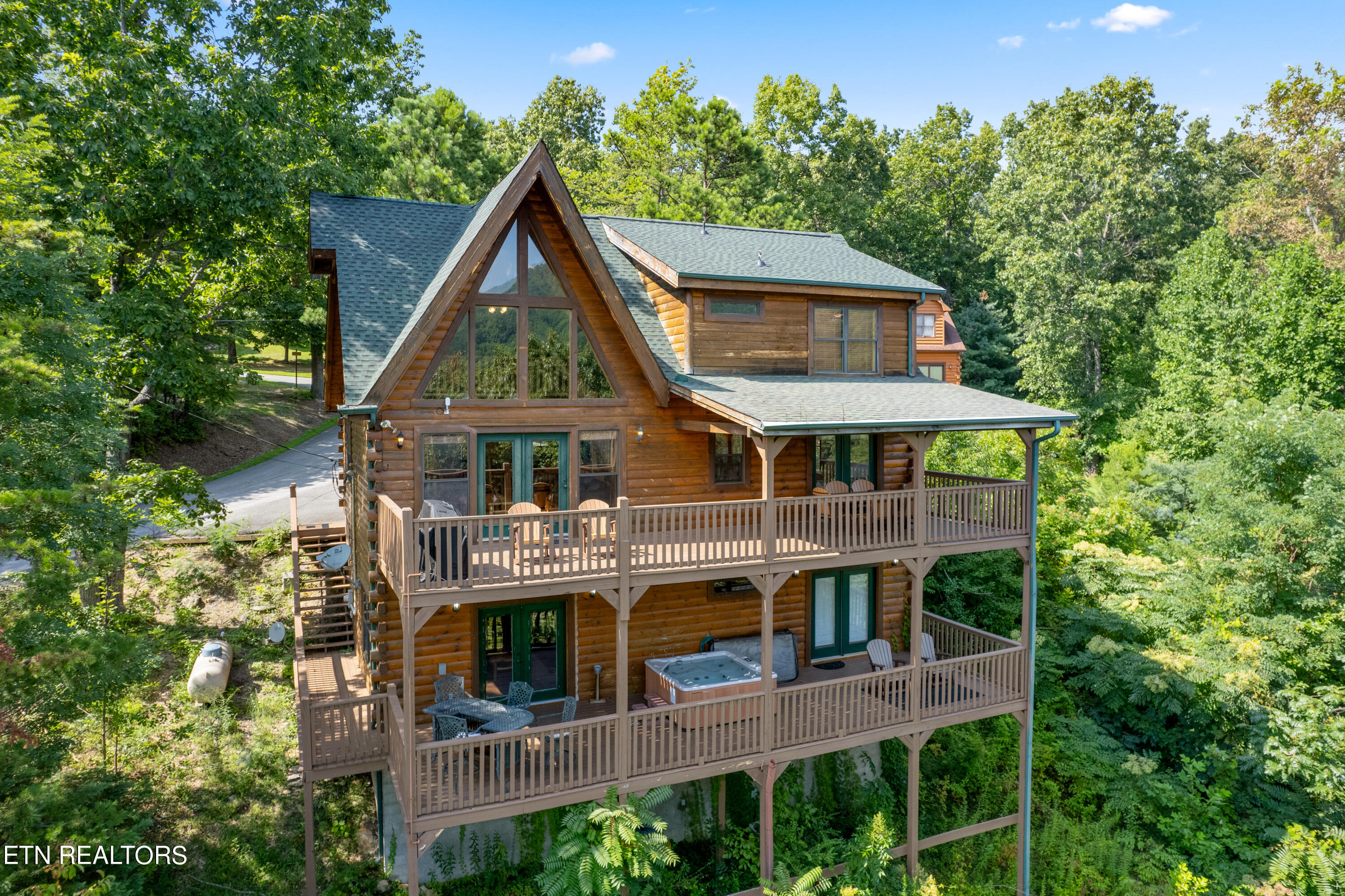 1424 Rocky Top Way