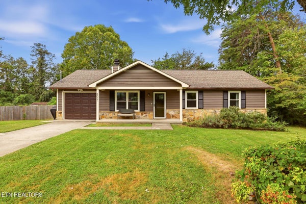 8021 WILNOTY DR, KNOXVILLE, TN 37931 - Image 2b4584ff3cf08cb674dea35937a9e86b/2191604287