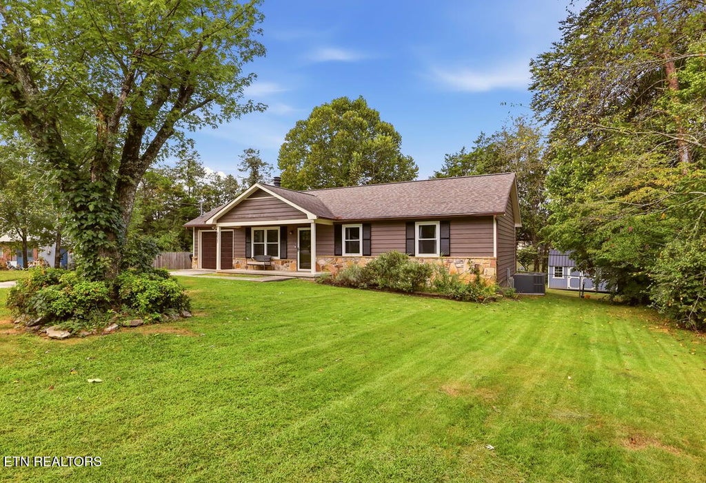 Photo of 8021 Wilnoty Drive, Knoxville, TN 37931 (MLS # 1354947)