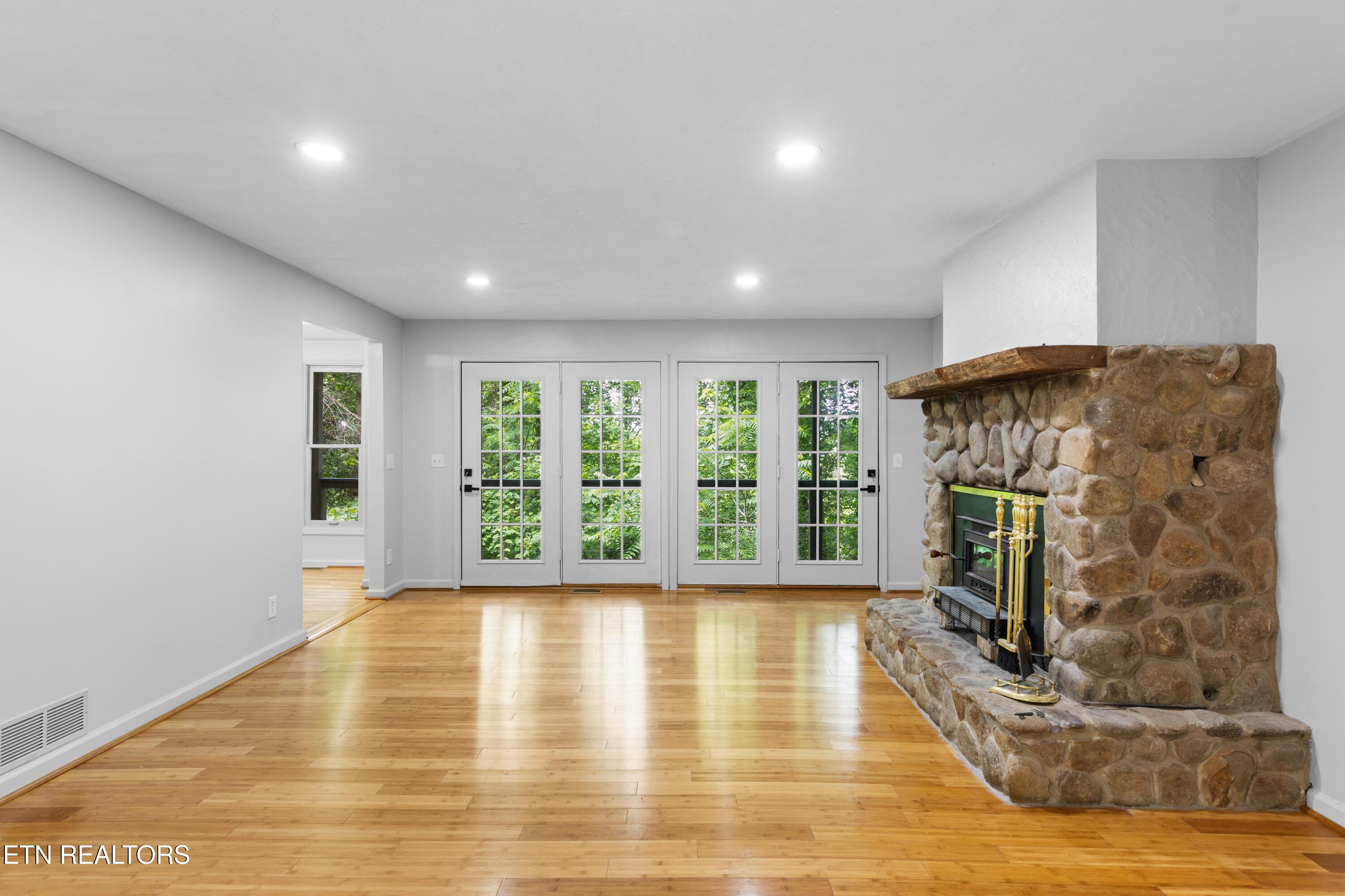 120 Kingdom Lane