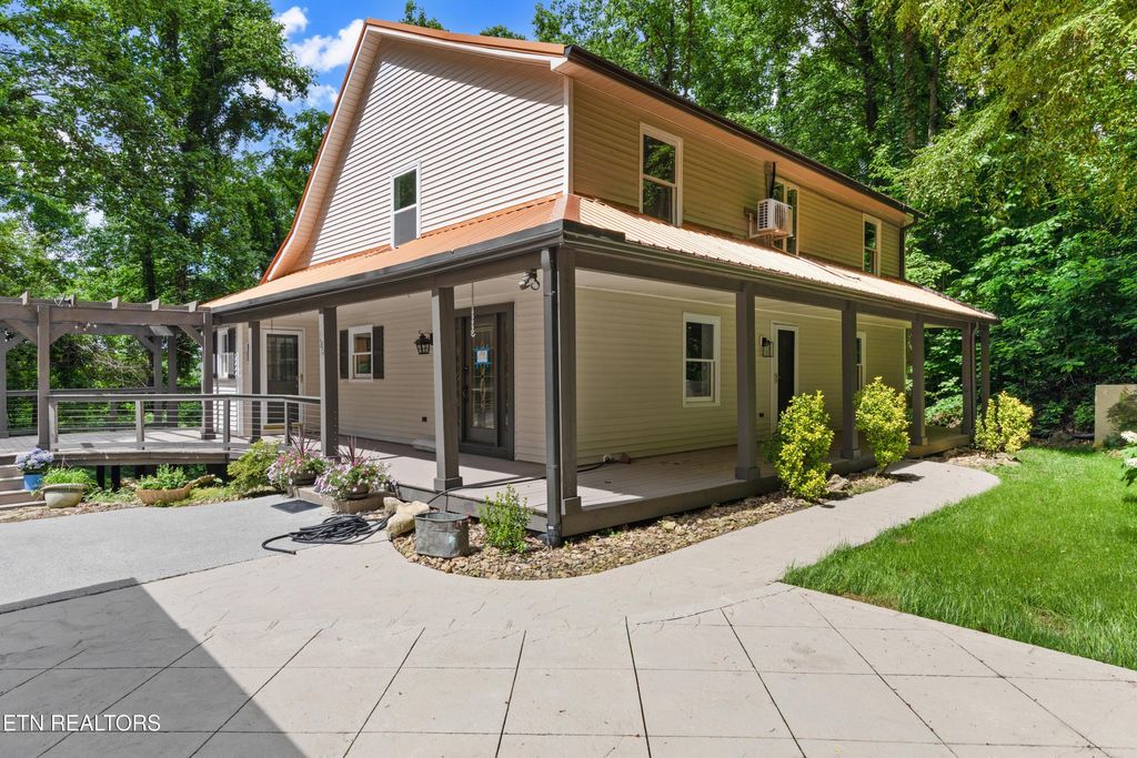 Photo of 120 Kingdom Lane, Walland, TN 37886 (MLS # 1302963)