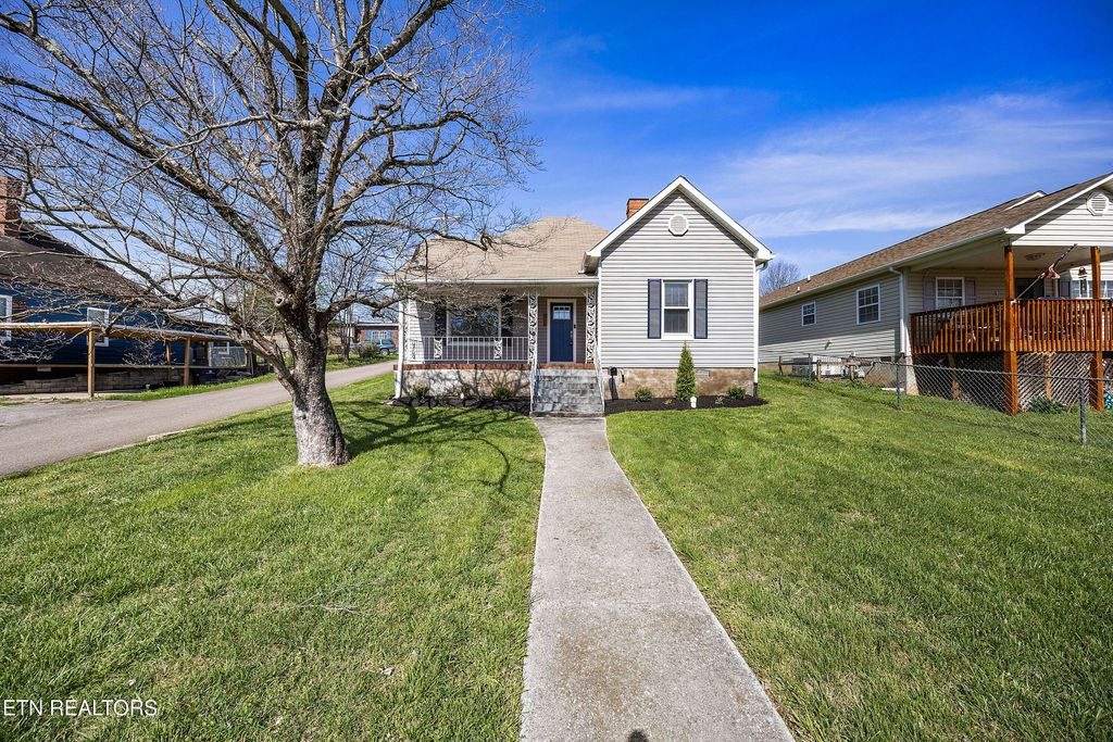 Photo of 201 E Oldham Ave, Knoxville, TN 37917 (MLS # 1333249)