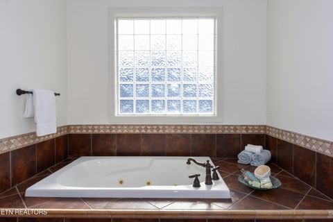 Tiny photo for 203 Heighton Court, Alcoa, TN 37701 (MLS # 1326353)