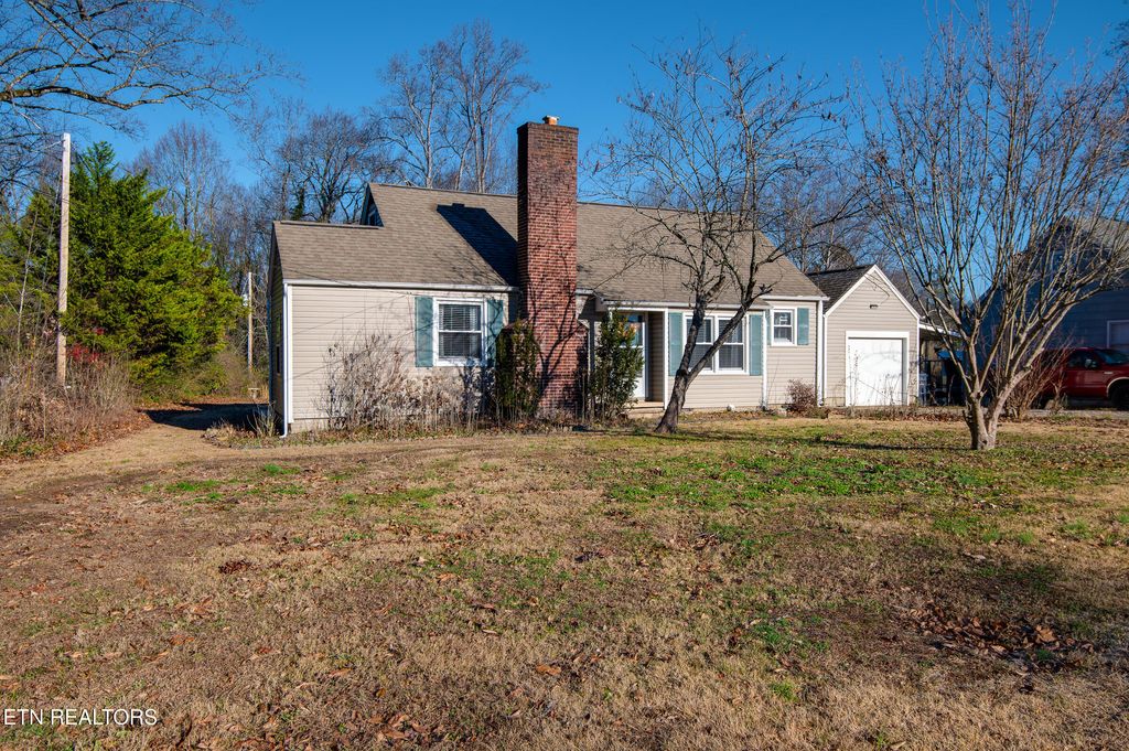 Photo of 313 Colonial Drive, Knoxville, TN 37920 (MLS # 1326393)