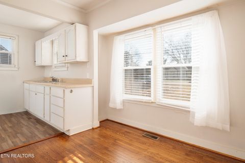 Tiny photo for 313 Colonial Drive, Knoxville, TN 37920 (MLS # 1326393)