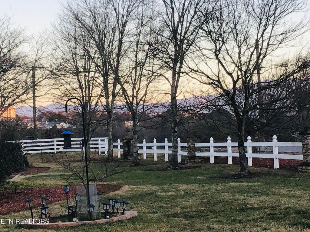 Photo of 527 Orchard Valley Way, Sevierville, TN 37862 (MLS # 1327796)