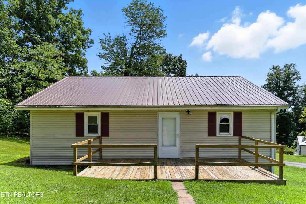 Photo of 128 Barnes Lane, Strawberry Plains, TN 37871 (MLS # 1348461)