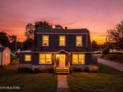 Photo of 2600 Parkview Ave, Knoxville, TN 37914 (MLS # 1358639)
