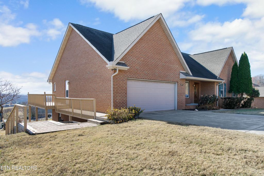 Photo of 279 Franklin Estates Lane, Greenback, TN 37742 (MLS # 1247024)