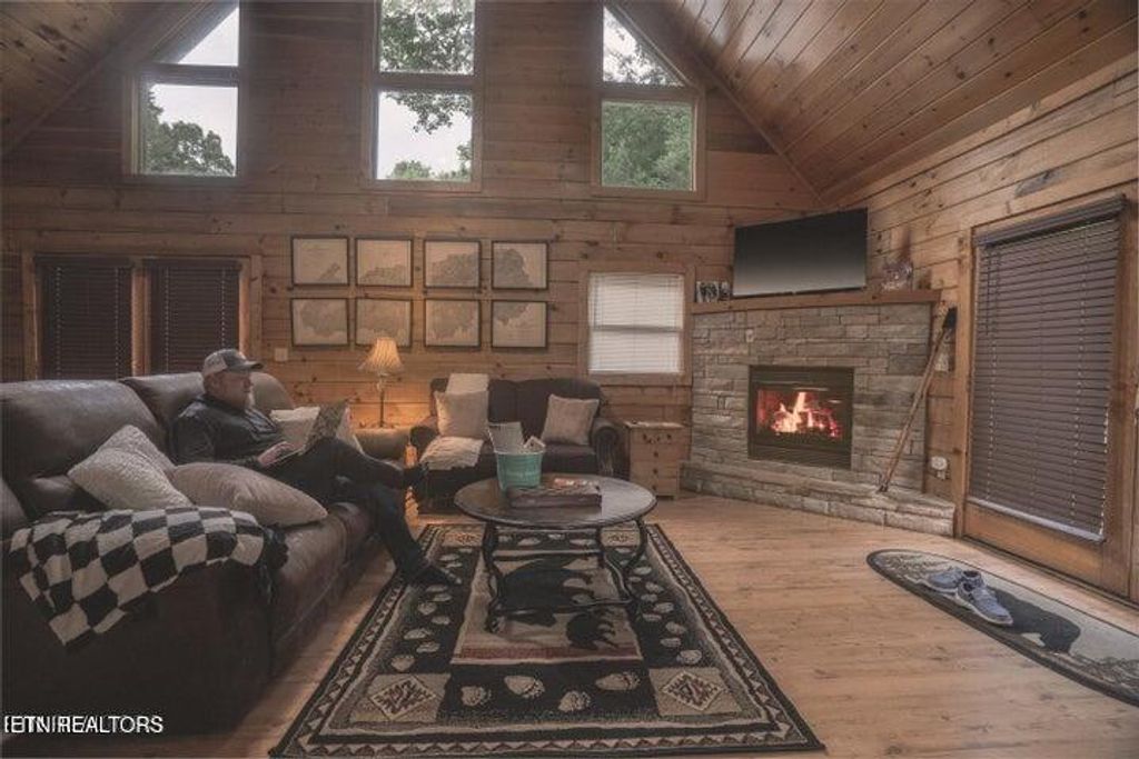 Photo of 508 Hoot Owl Way, Gatlinburg, TN 37738 (MLS # 1316103)
