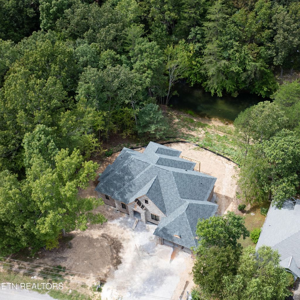 Photo of 135 Hedgewood Point, Crossville, TN 38558 (MLS # 1308268)