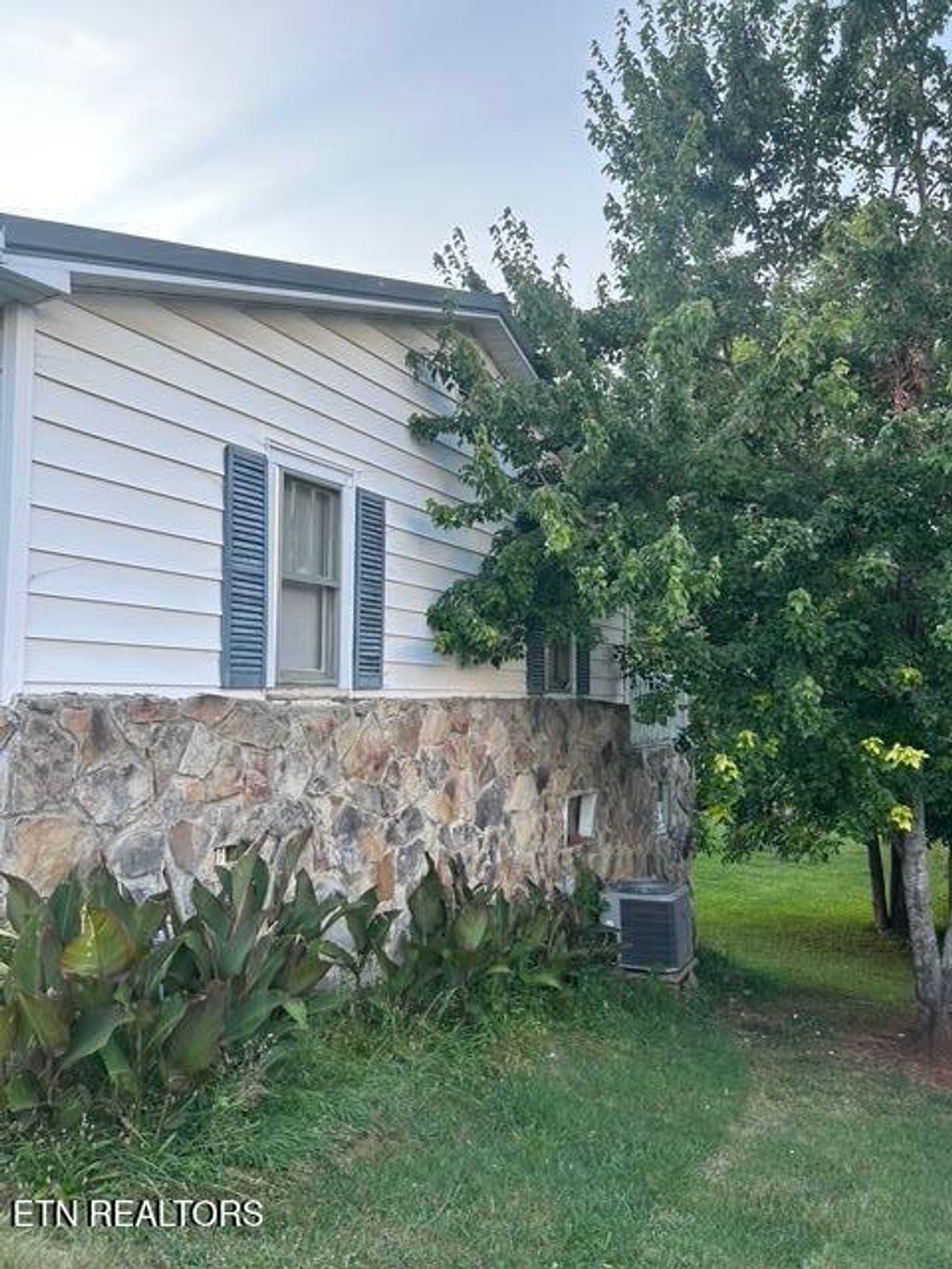 Photo of 610 Bennett Street St, Sweetwater, TN 37874 (MLS # 1307373)