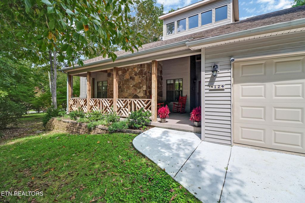 Photo of 124 Trafalgar Drive, Crossville, TN 38558 (MLS # 1314856)