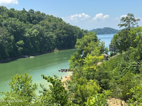 Photo of 30 Stone Shore Way, Dandridge, TN 37725 (MLS # 1346844)