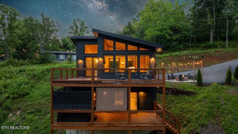 Photo of 1514 Mountain Drive, Sevierville, TN 37876 (MLS # 1333176)