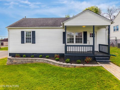 Photo of 960 Maynard Ave, Knoxville, TN 37917 (MLS # 1335181)