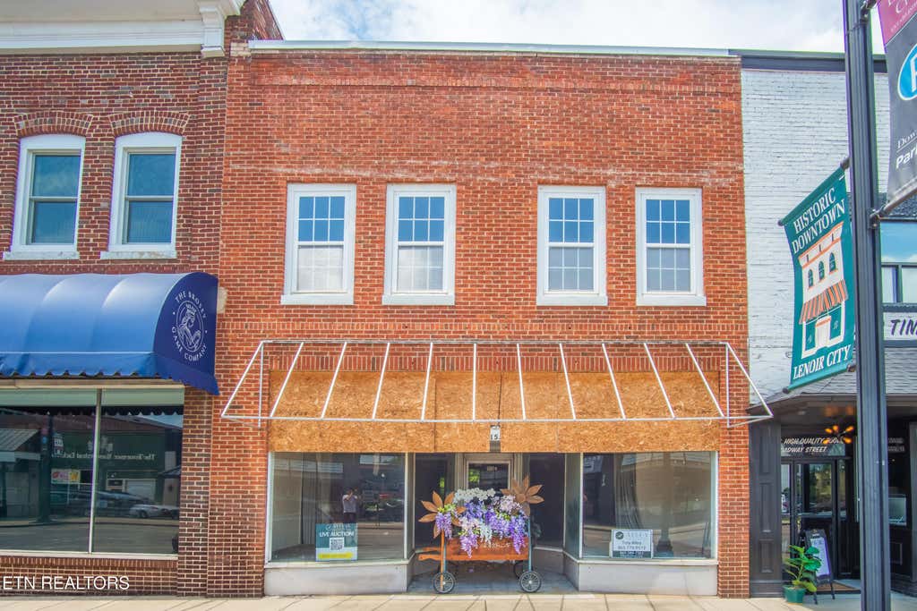 Photo of 115 E Broadway St, Lenoir City, TN 37771 (MLS # 1348601)