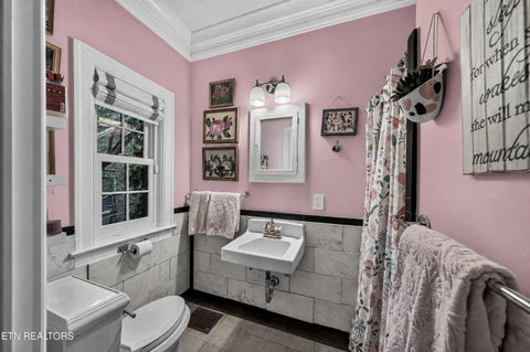 Tiny photo for 1100 W Nokomis Circle, Knoxville, TN 37919 (MLS # 1355996)