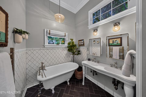 Tiny photo for 1100 W Nokomis Circle, Knoxville, TN 37919 (MLS # 1355996)
