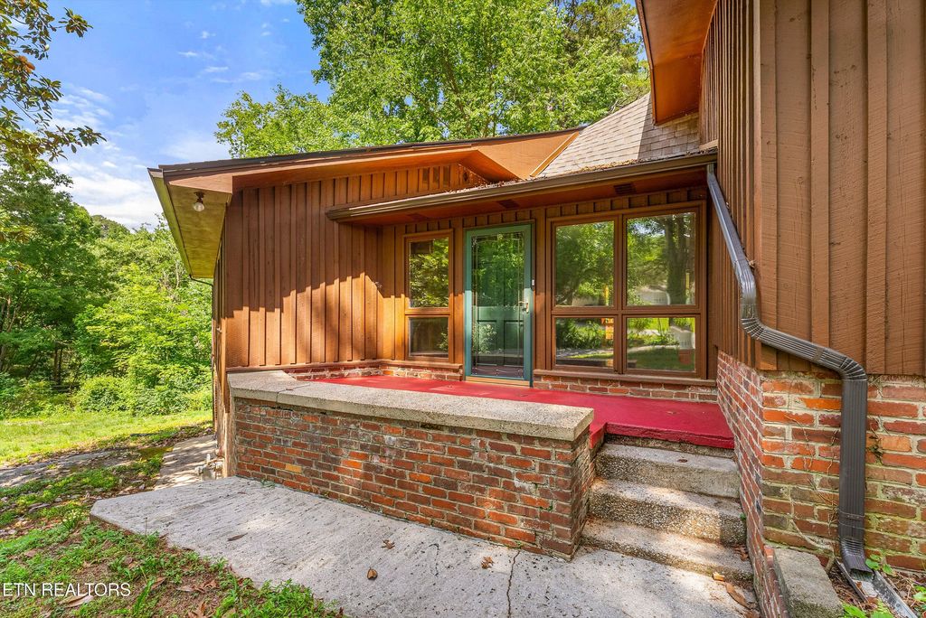 Photo of 1905 Howard Drive, Knoxville, TN 37918 (MLS # 1343206)