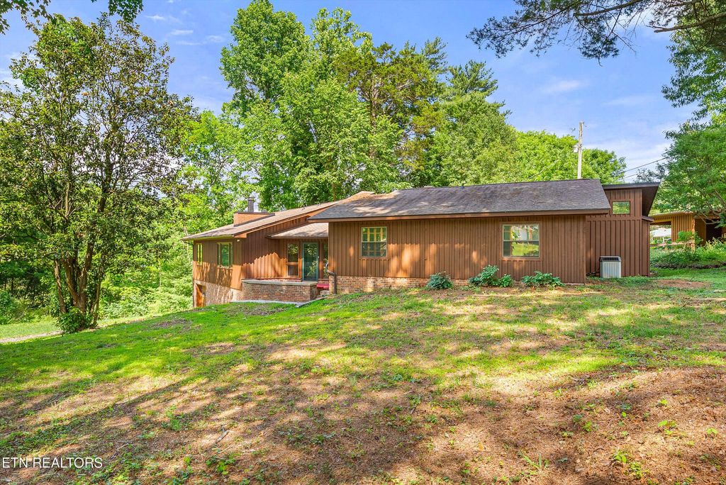Photo of 1905 Howard Drive, Knoxville, TN 37918 (MLS # 1343206)