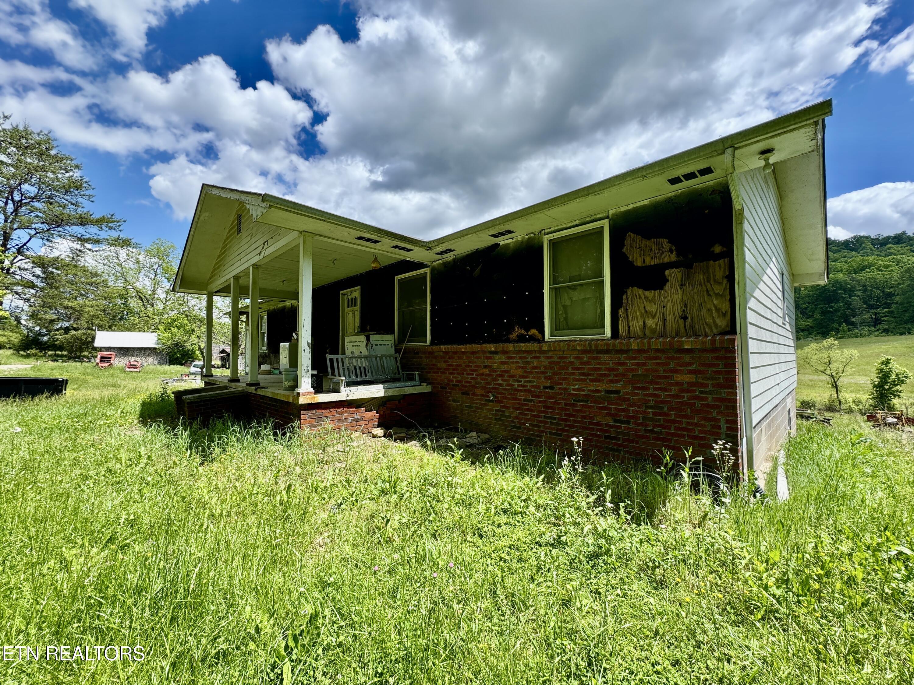 312 E Raccoon Valley Drive