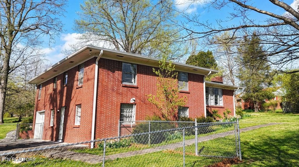 Photo of 603 Crestview Drive, Rockwood, TN 37854 (MLS # 1325011)