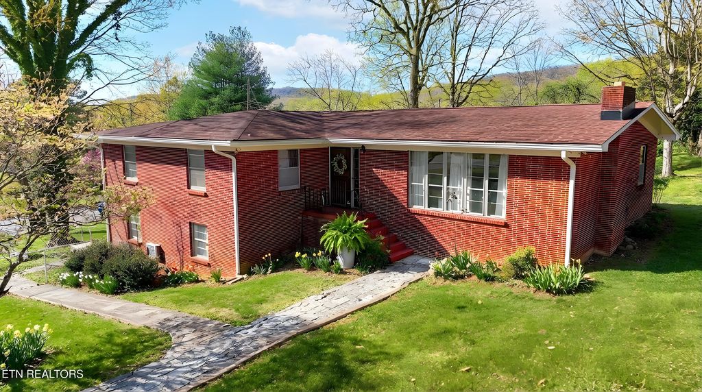 Photo of 603 Crestview Drive, Rockwood, TN 37854 (MLS # 1325011)
