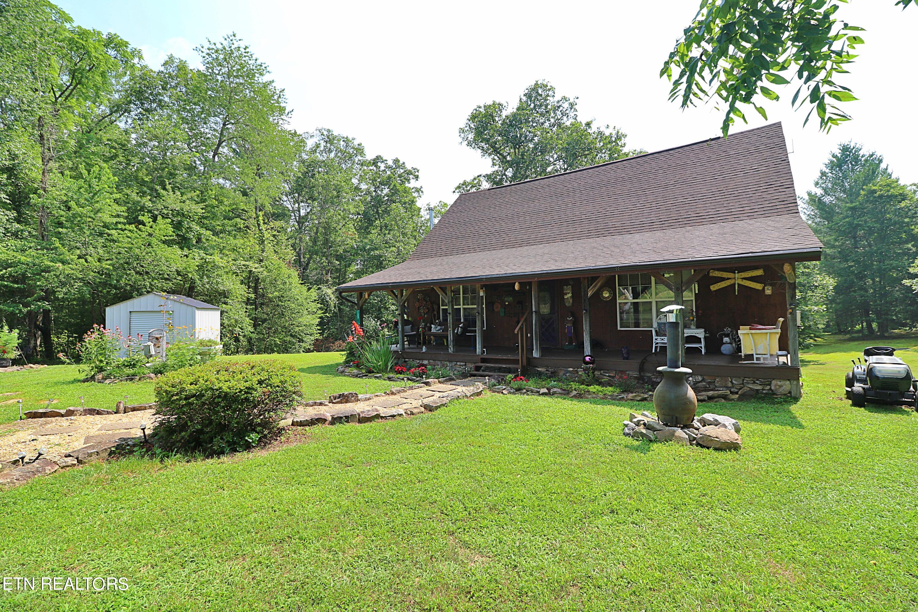 View Robbins, TN 37852 house