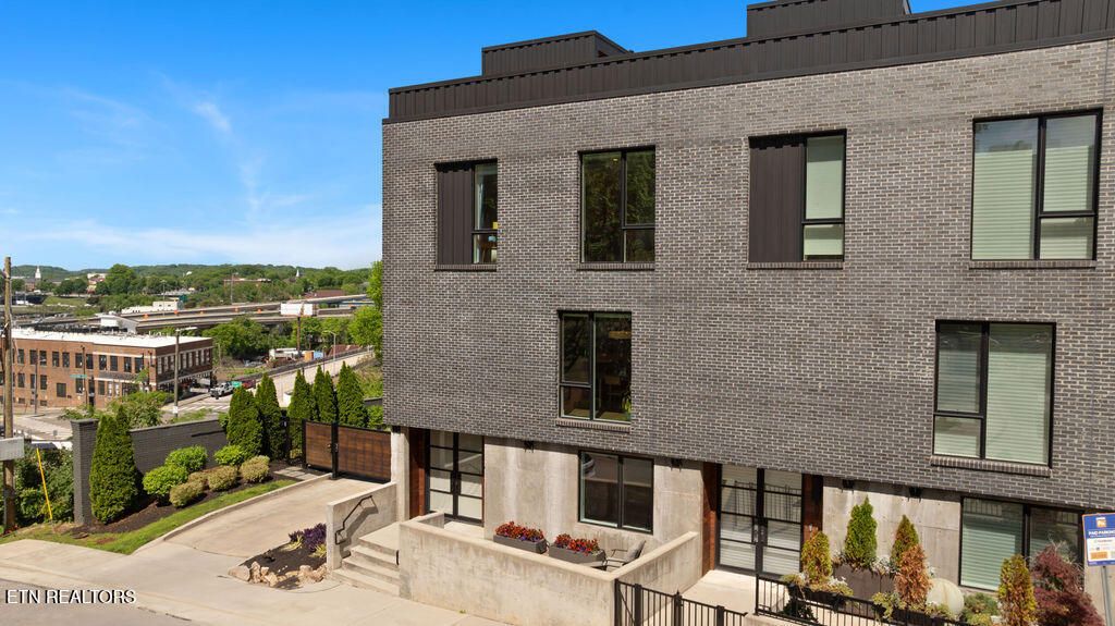 Photo of 603 W Vine Ave, Knoxville, TN 37902 (MLS # 1337374)