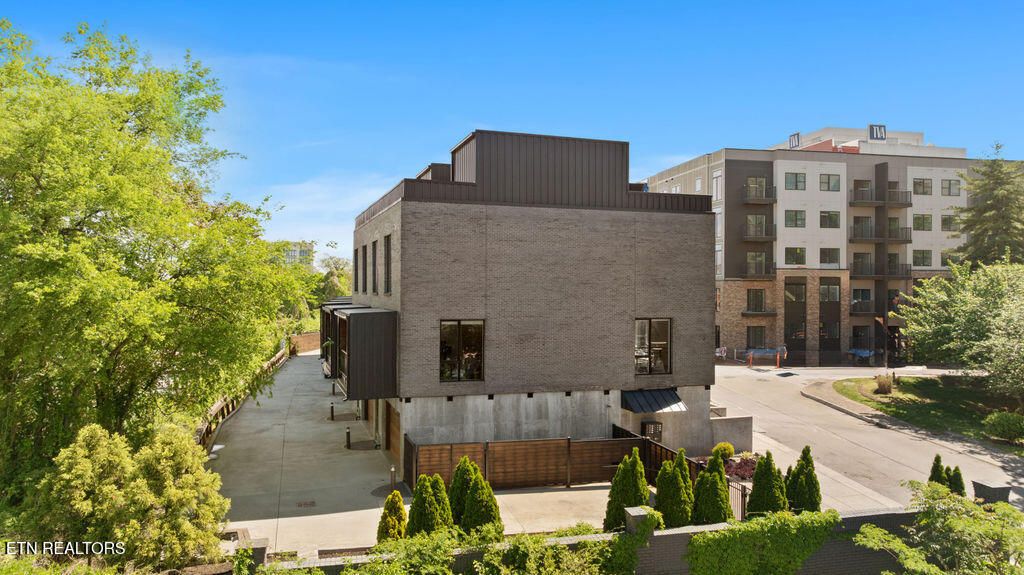 Photo of 603 W Vine Ave, Knoxville, TN 37902 (MLS # 1337374)