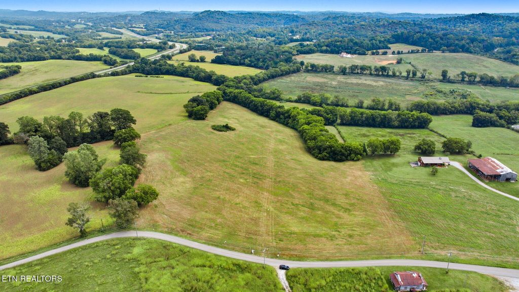 Photo of 1755 Friendsville Rd, Lenoir City, TN 37772 (MLS # 1316413)