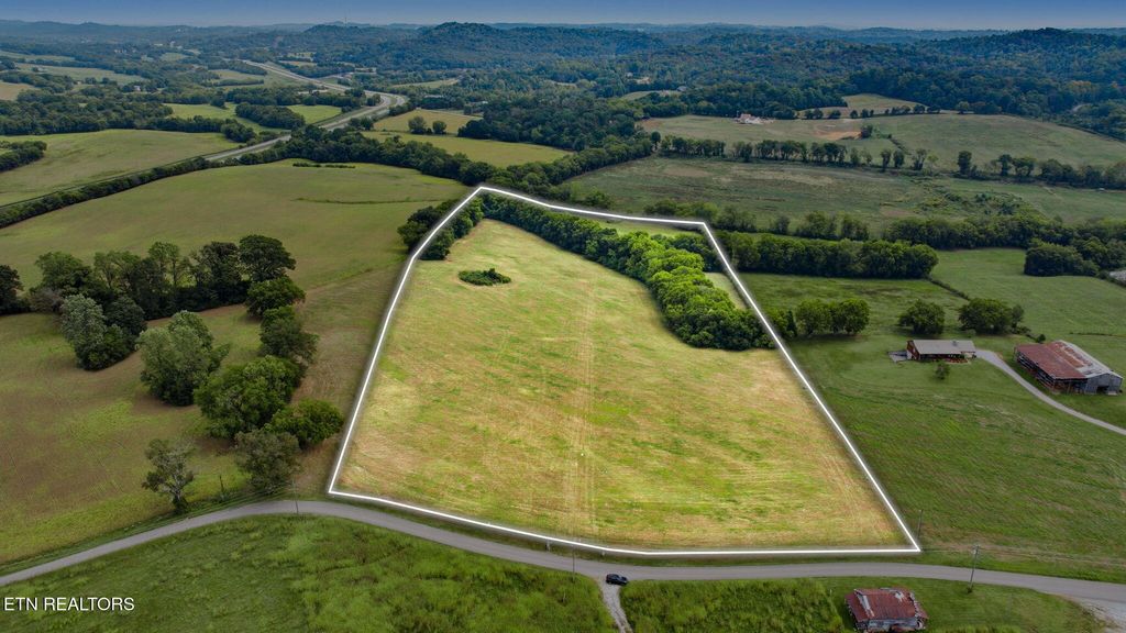 Photo of 1755 Friendsville Rd, Lenoir City, TN 37772 (MLS # 1316413)