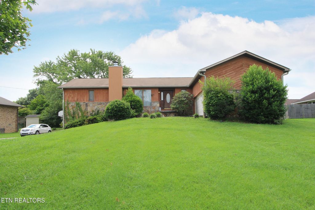Photo of 1816 River Shores Drive, Knoxville, TN 37914 (MLS # 1348190)