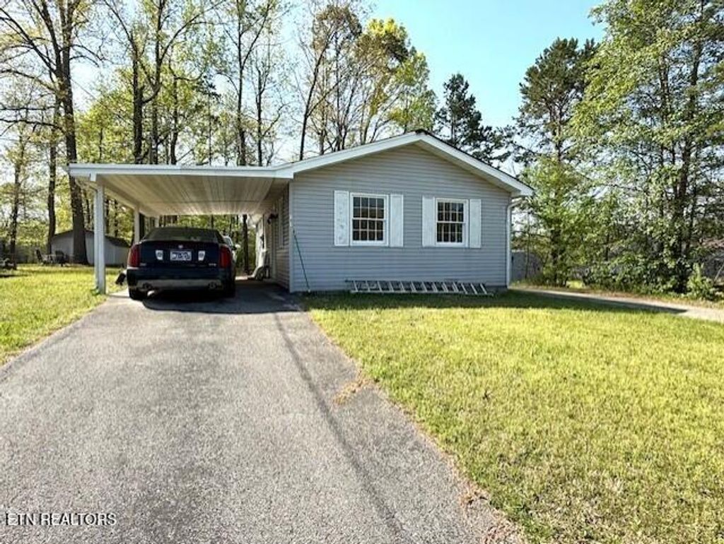 Photo of 101 Edmonds Drive, Oliver Springs, TN 37840 (MLS # 1297888)