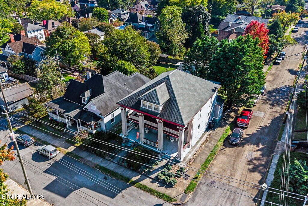 Photo of 800 Wells Ave, Knoxville, TN 37917 (MLS # 1359306)