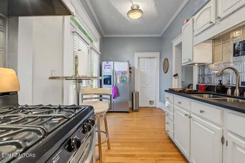 Tiny photo for 800 Wells Ave, Knoxville, TN 37917 (MLS # 1359306)