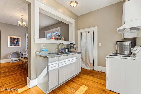 Tiny photo for 800 Wells Ave, Knoxville, TN 37917 (MLS # 1359306)
