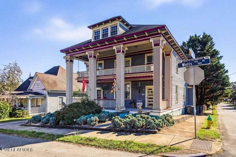 Photo of 800 Wells Ave, Knoxville, TN 37917 (MLS # 1359306)