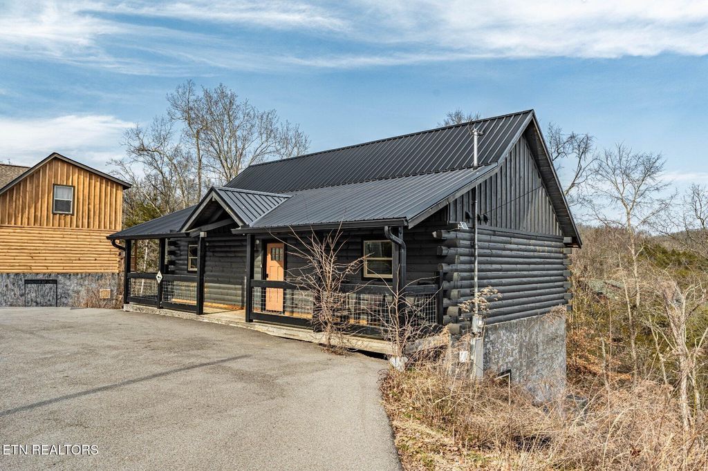 Photo of 2104 Eagle Feather Drive, Sevierville, TN 37876 (MLS # 1330013)