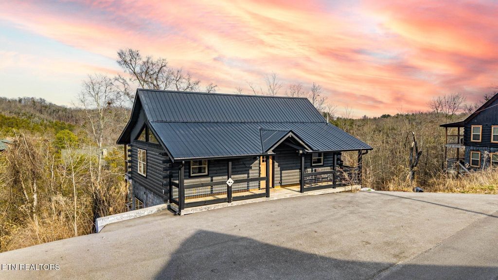 Photo of 2104 Eagle Feather Drive, Sevierville, TN 37876 (MLS # 1330013)